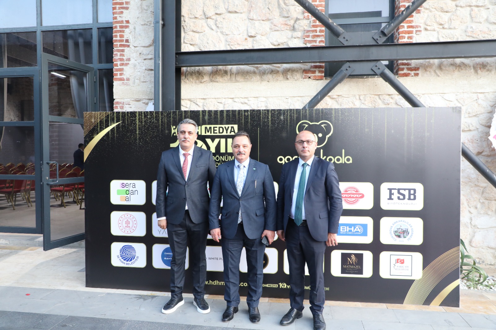 HDH Medya 10. yıl gala gecesinde başarılar ödüllendirildi
