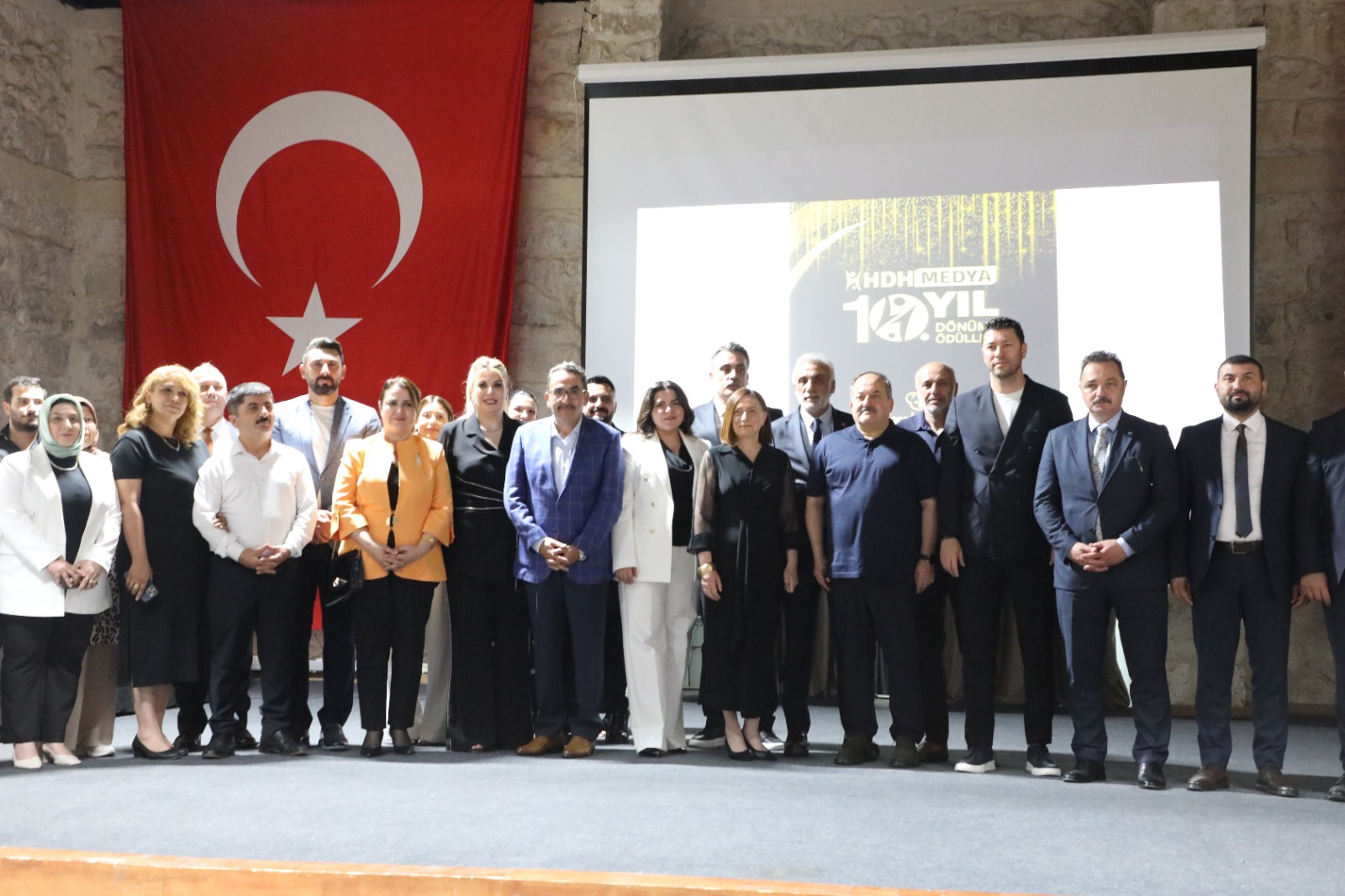 HDH Medya 10. yıl gala gecesinde başarılar ödüllendirildi