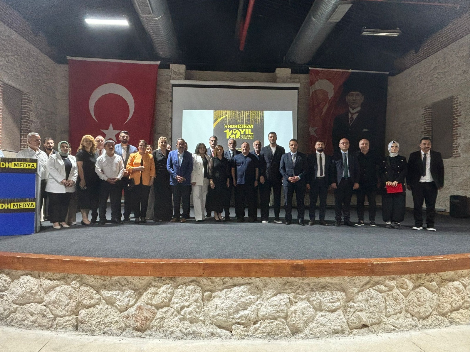 HDH Medya 10. yıl gala gecesinde başarılar ödüllendirildi