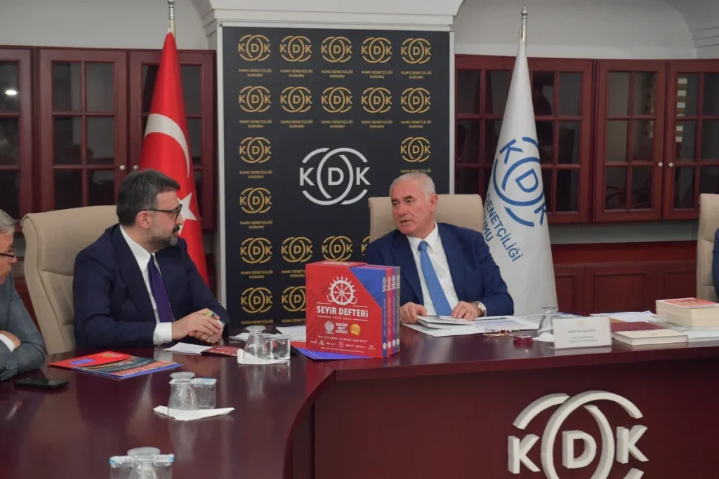 AKK Başkanı Yılmaz Kamu Denetçiliği Kurumu Başdenetçisi Mehmet Akarca'yı ziyaret etti