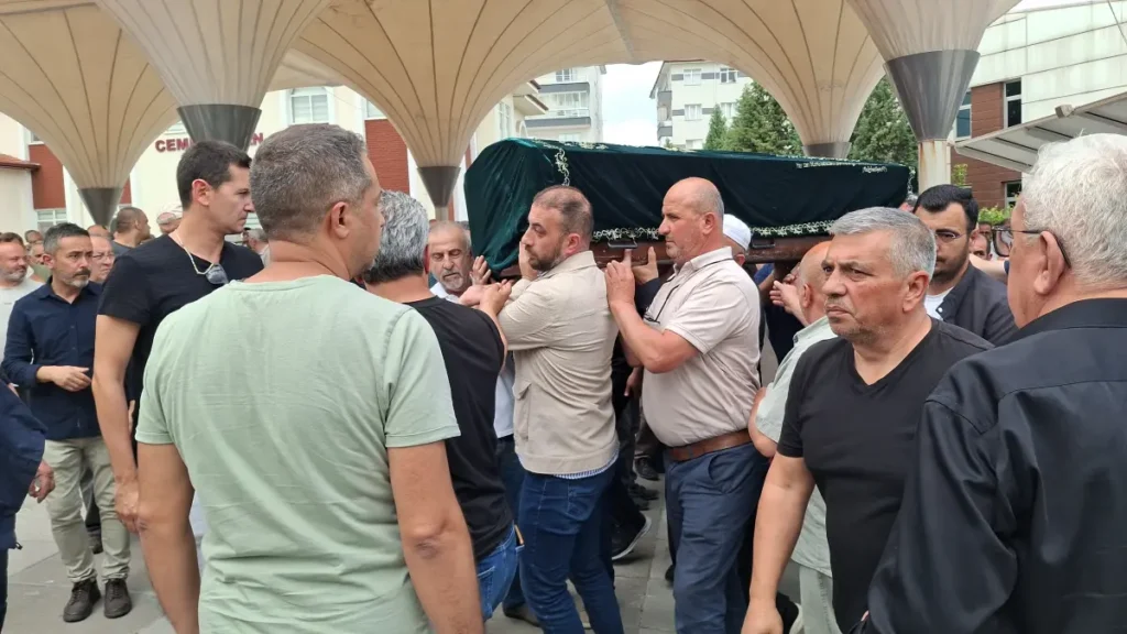Beypazarı’nın akil insanlarından emekli öğretmen Mesut Ünsal hoca defin edildi